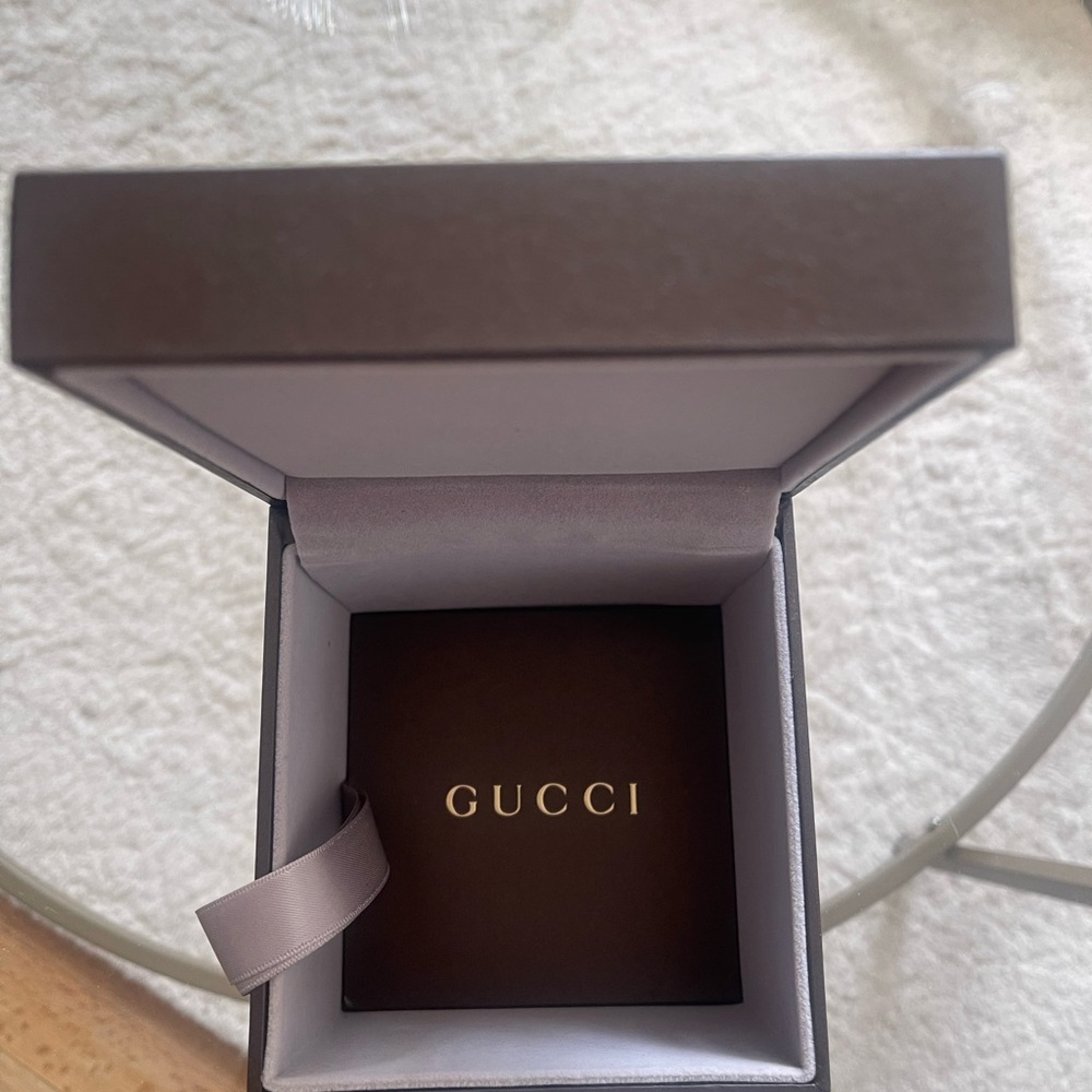 GUCCI YA126401 Date G Timeless Silver Tone Stainless Steel Bracelet Men's Watch - Picture 8 of 9